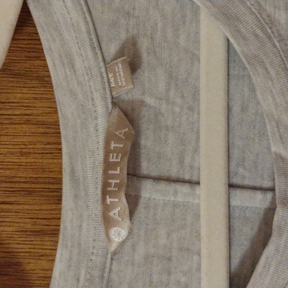 ATHLETA Batwing Top Medium Tall - Picture 2 of 4